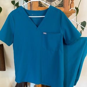Figs Pacific Blue scrubs